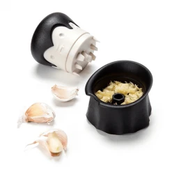 Ototo Housewares Gracula - Garlic/Herb Crusher
