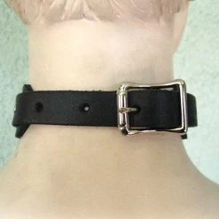 Ape Leather Leather Bondage Choker With Rings And Chains